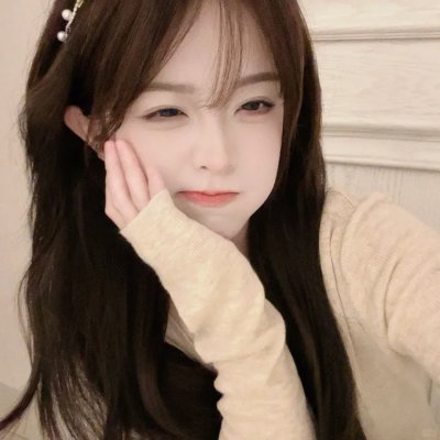 踉跄的女孩
